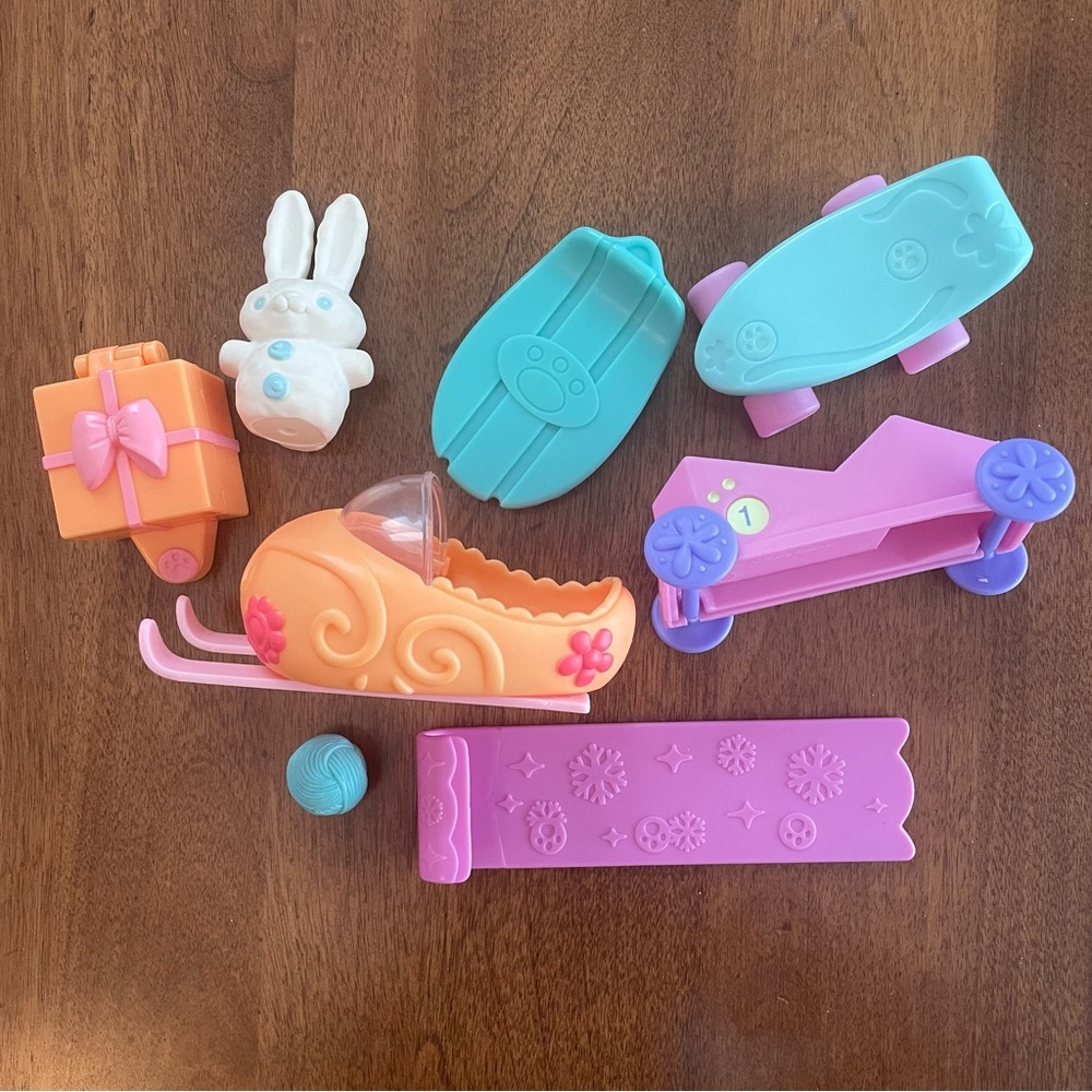 Lot of Littlest Pet Shop Accessories